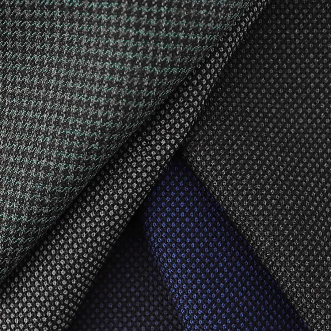 Cortina Super 130's 深色面料