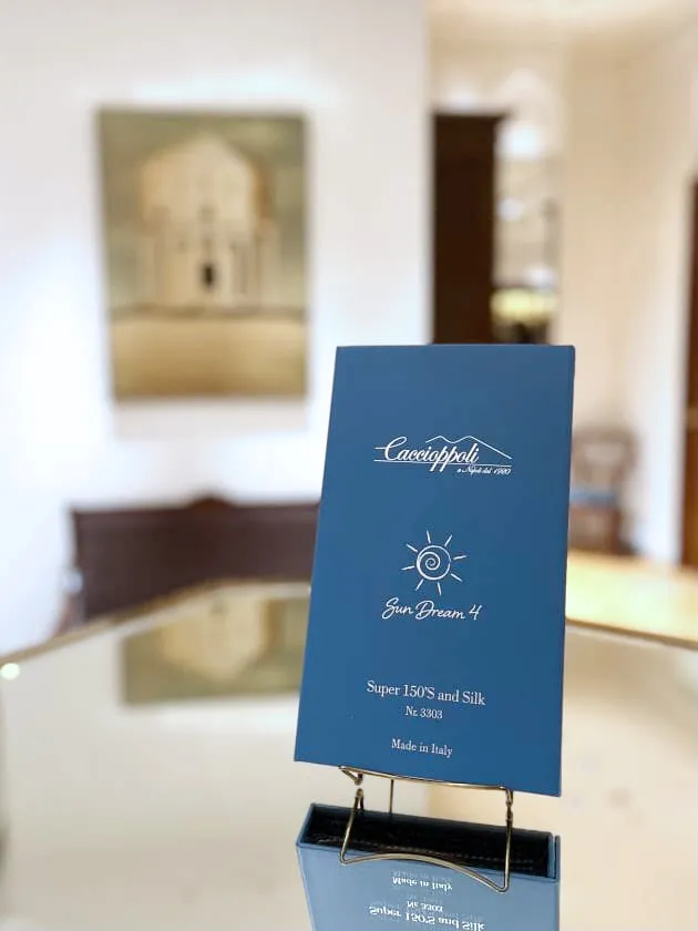 Sun Dream Super 150's面料卡片