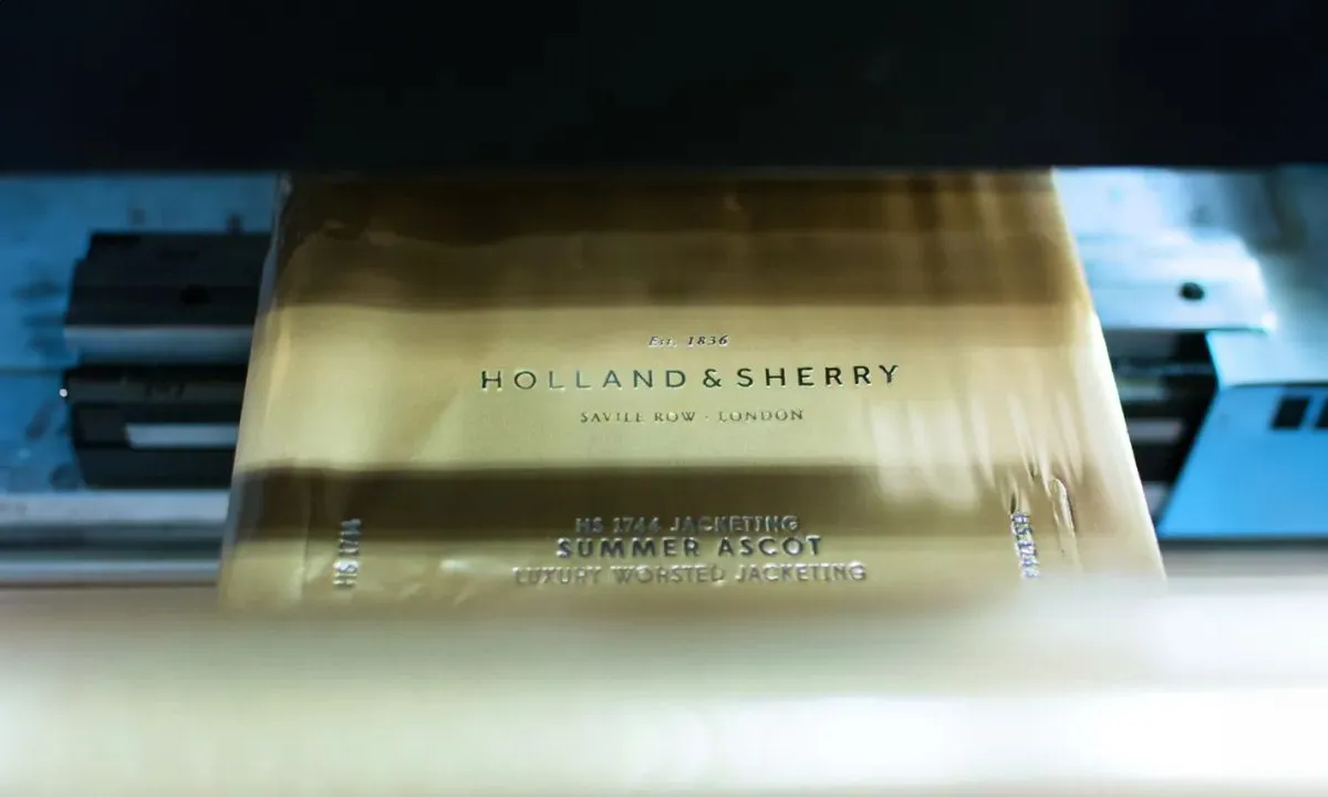 黃金的Holland&Sherry品牌logo