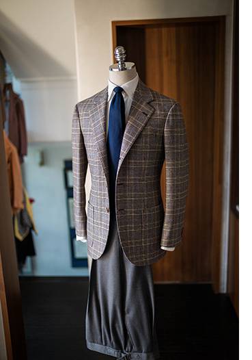 深灰色格紋西裝