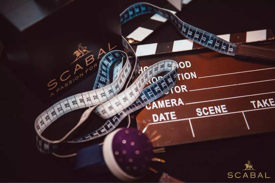 量身捲尺與布料本