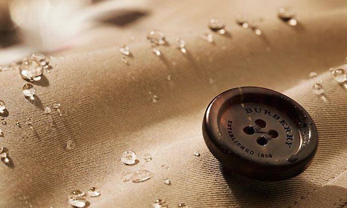 Burberry經典款風衣