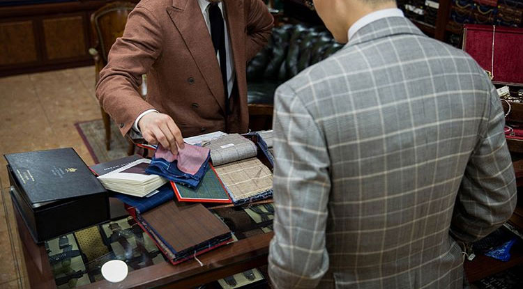 西裝店與客戶溝通細節