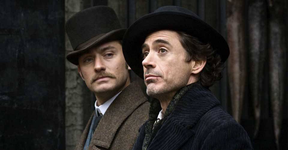 電影福爾摩斯中小勞勃道尼紳士大衣穿搭