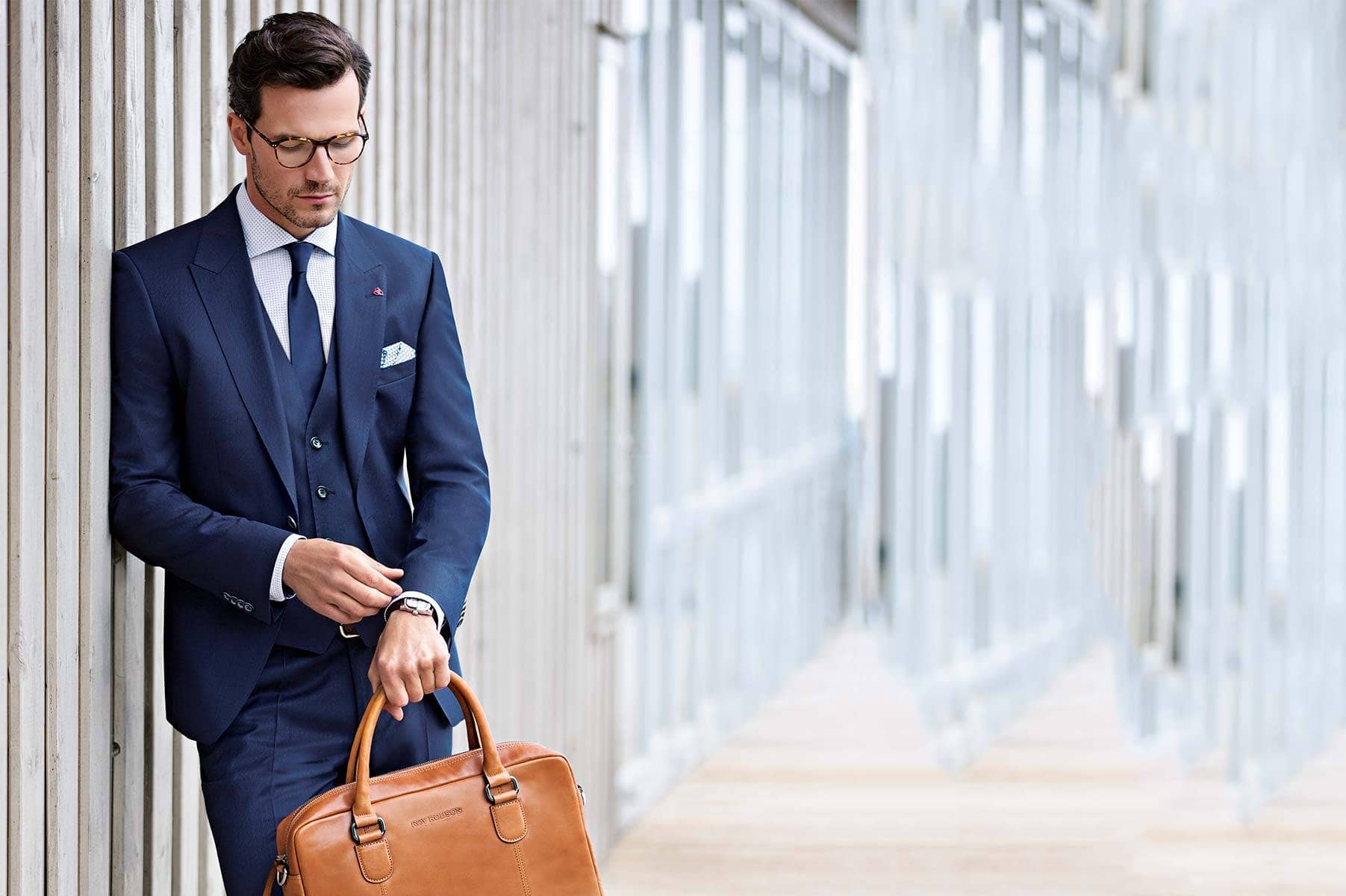 藍色上班西裝穿搭