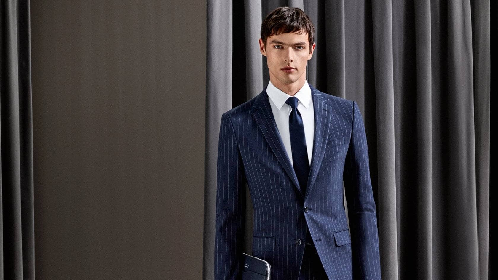 藍色條紋上班西裝