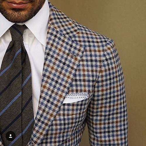 配色較鮮艷的維希格紋西裝外套