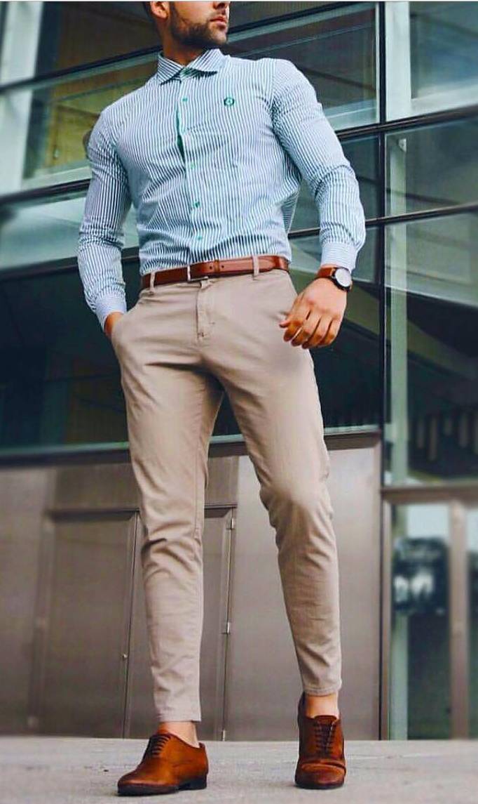 卡其褲搭配襯衫