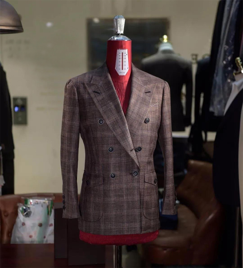 咖啡色格紋羊毛西裝