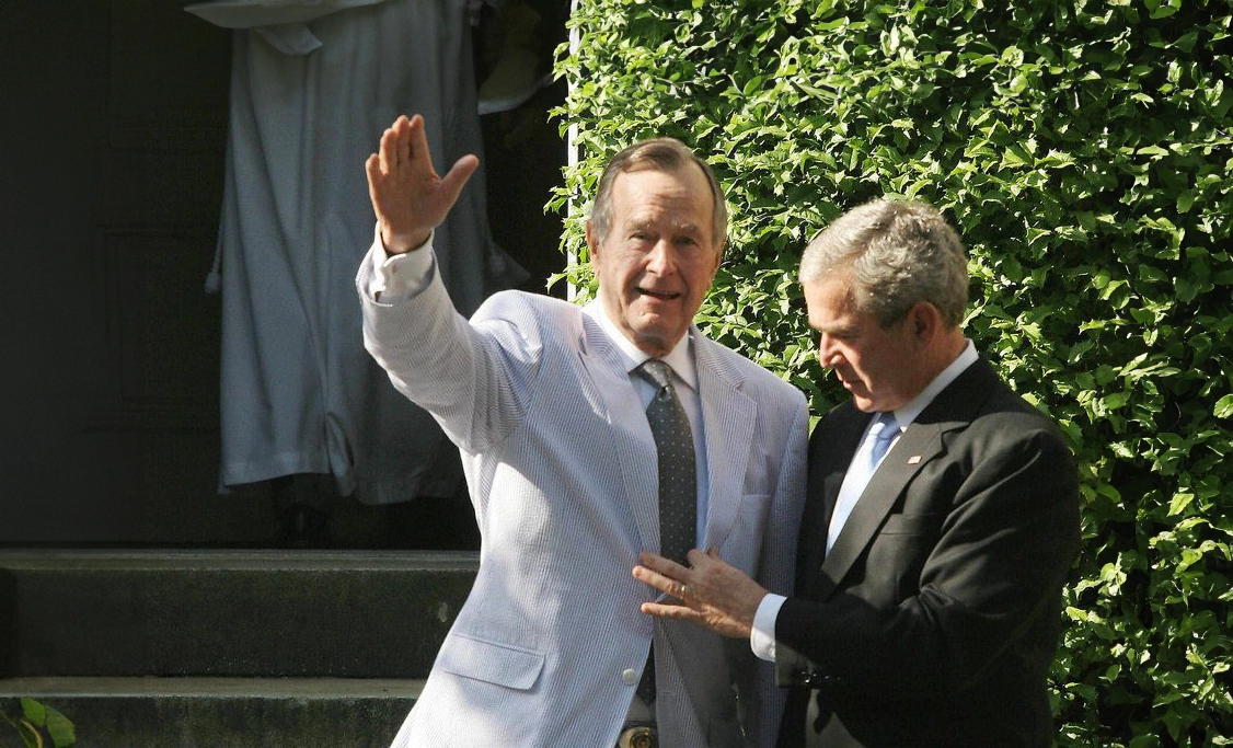 穿著泡泡紗西裝的紳士們