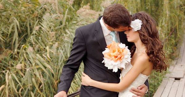 甜蜜結婚新人戶外照