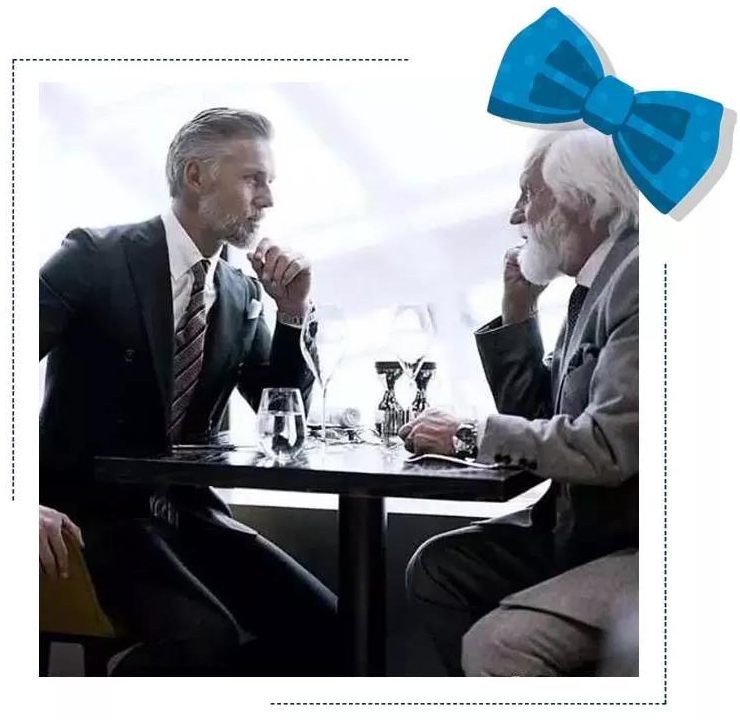 穿著西裝的父子對話