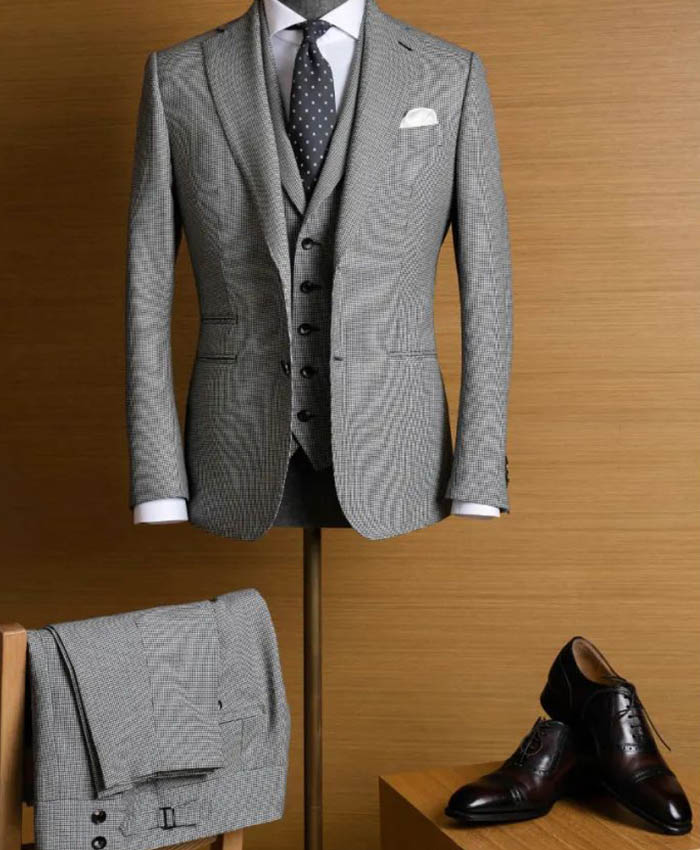 淺灰色三件式新郎西裝