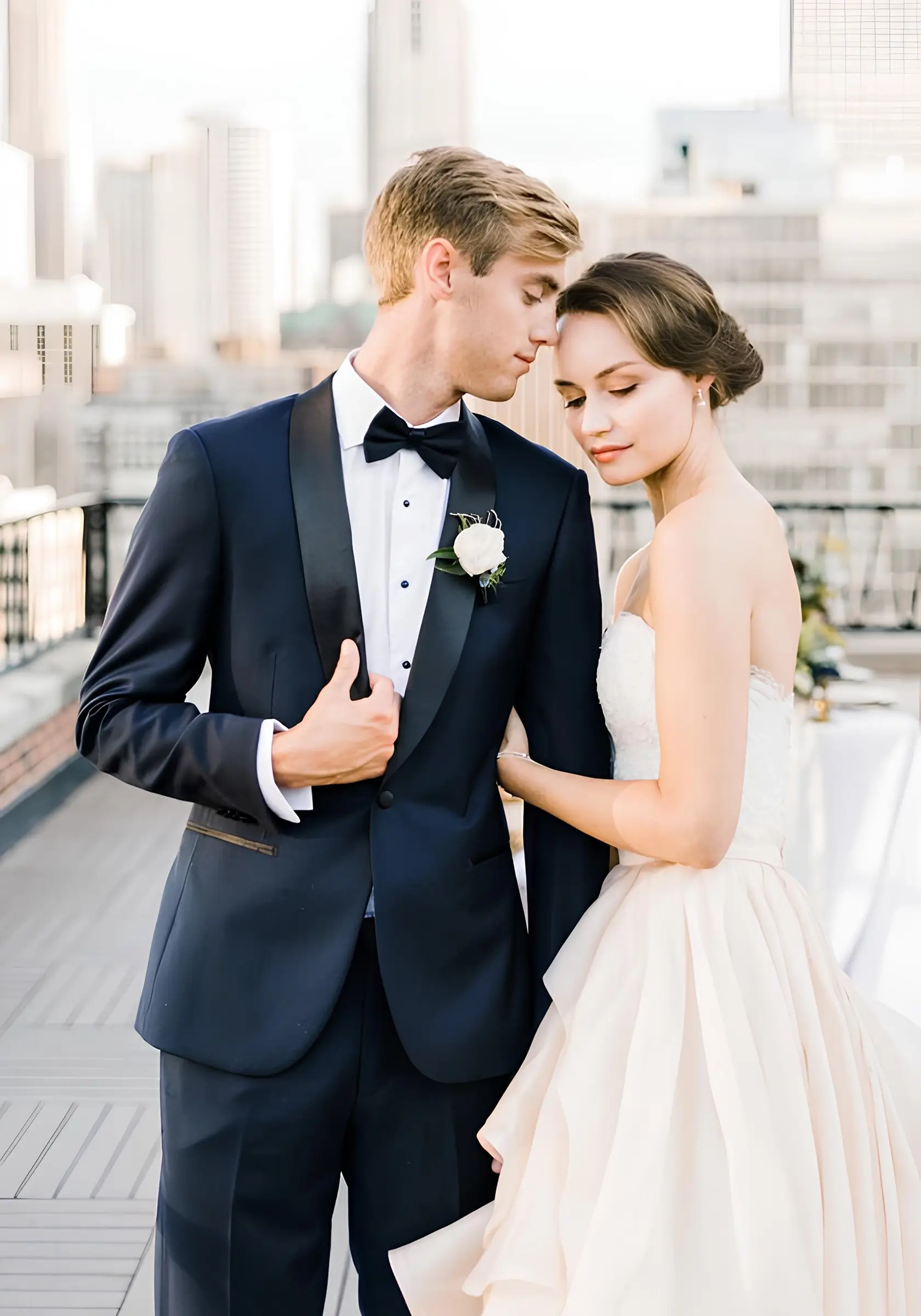 黑色絲瓜領結婚禮服