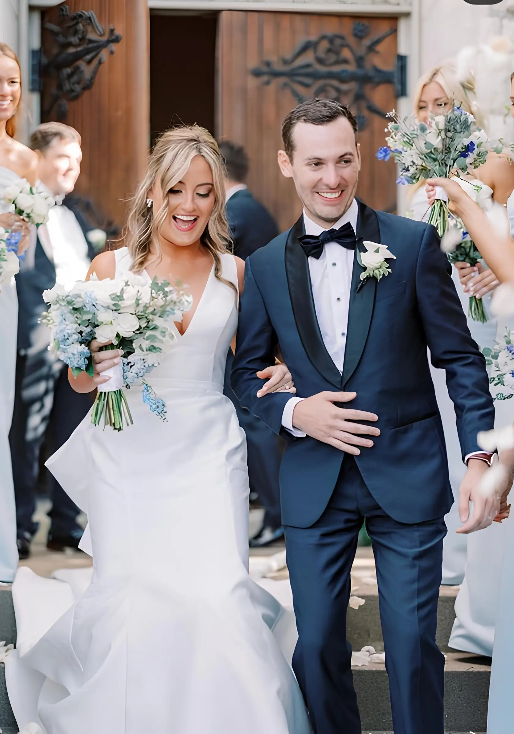 藍色絲瓜領結婚禮服