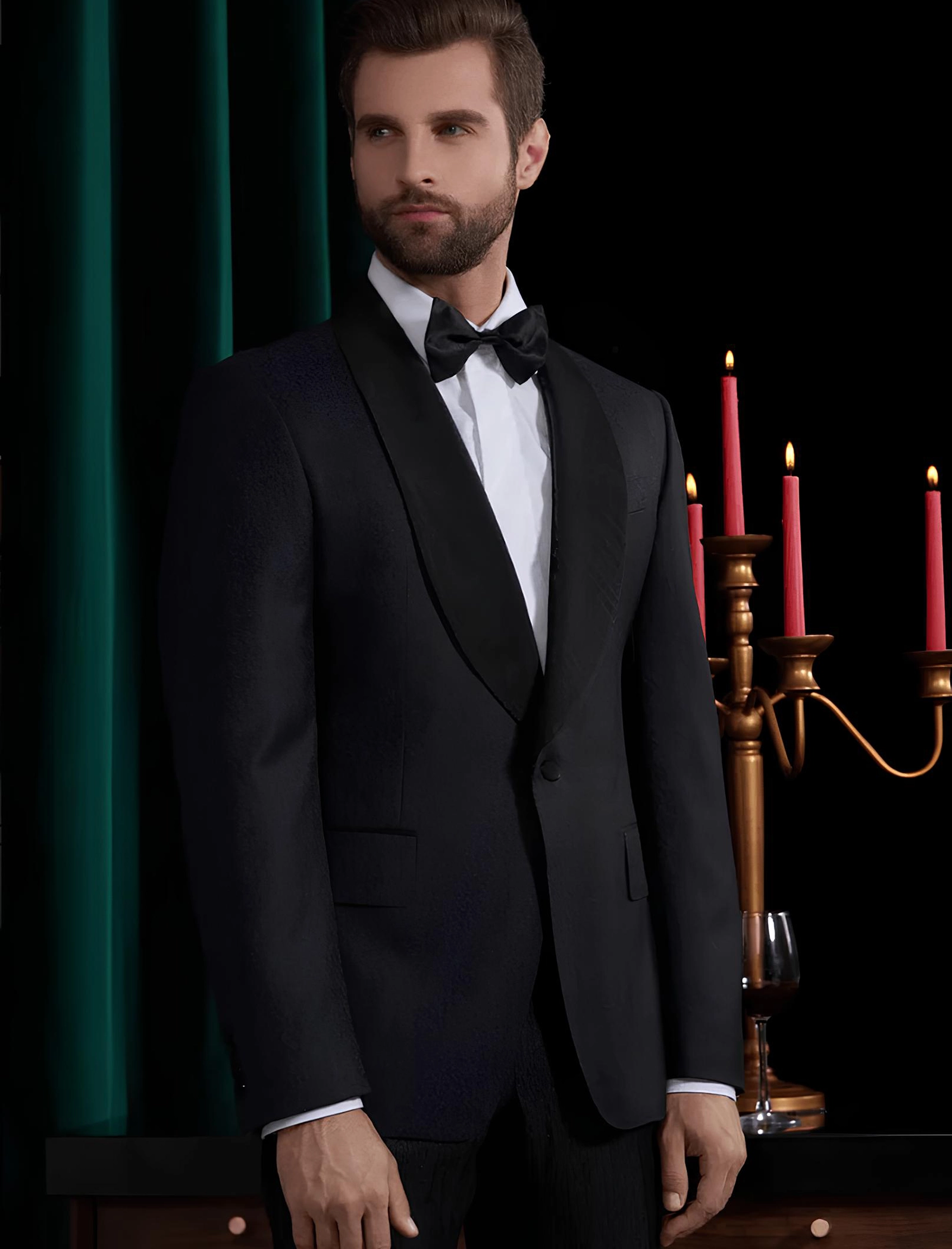 穿著黑色絲瓜領禮服的男士