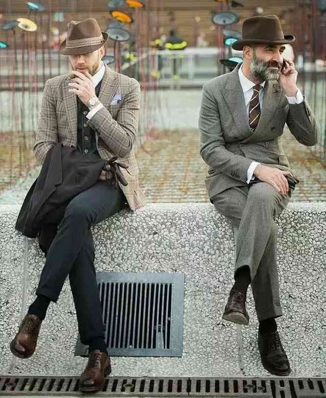 格紋西裝與灰色雙排釦西裝套裝