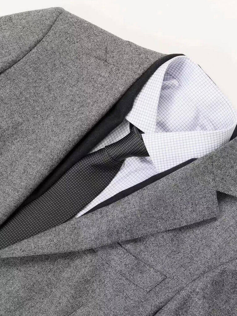 灰色大衣細節