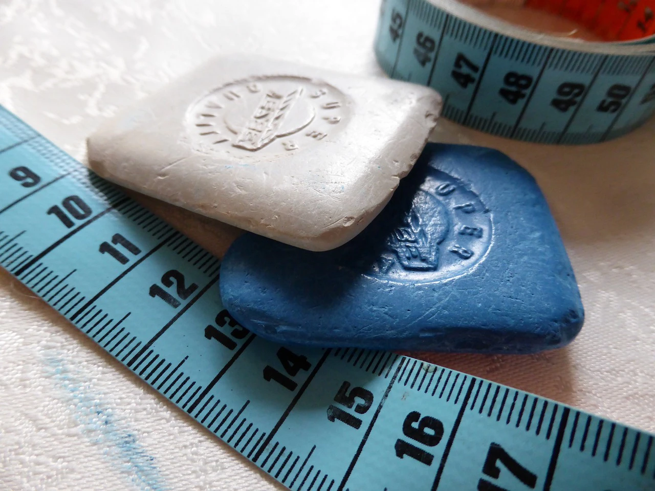 訂製西裝丈量用布尺及制圖用粉土