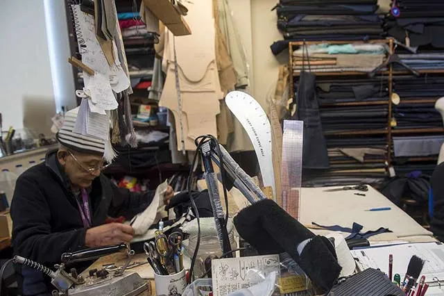 西裝師傅工作照