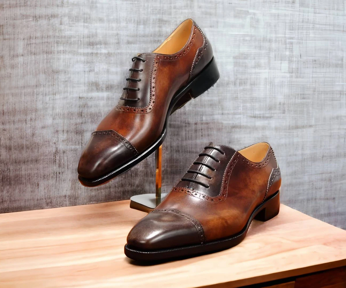 焦糖色染色雕花牛津鞋